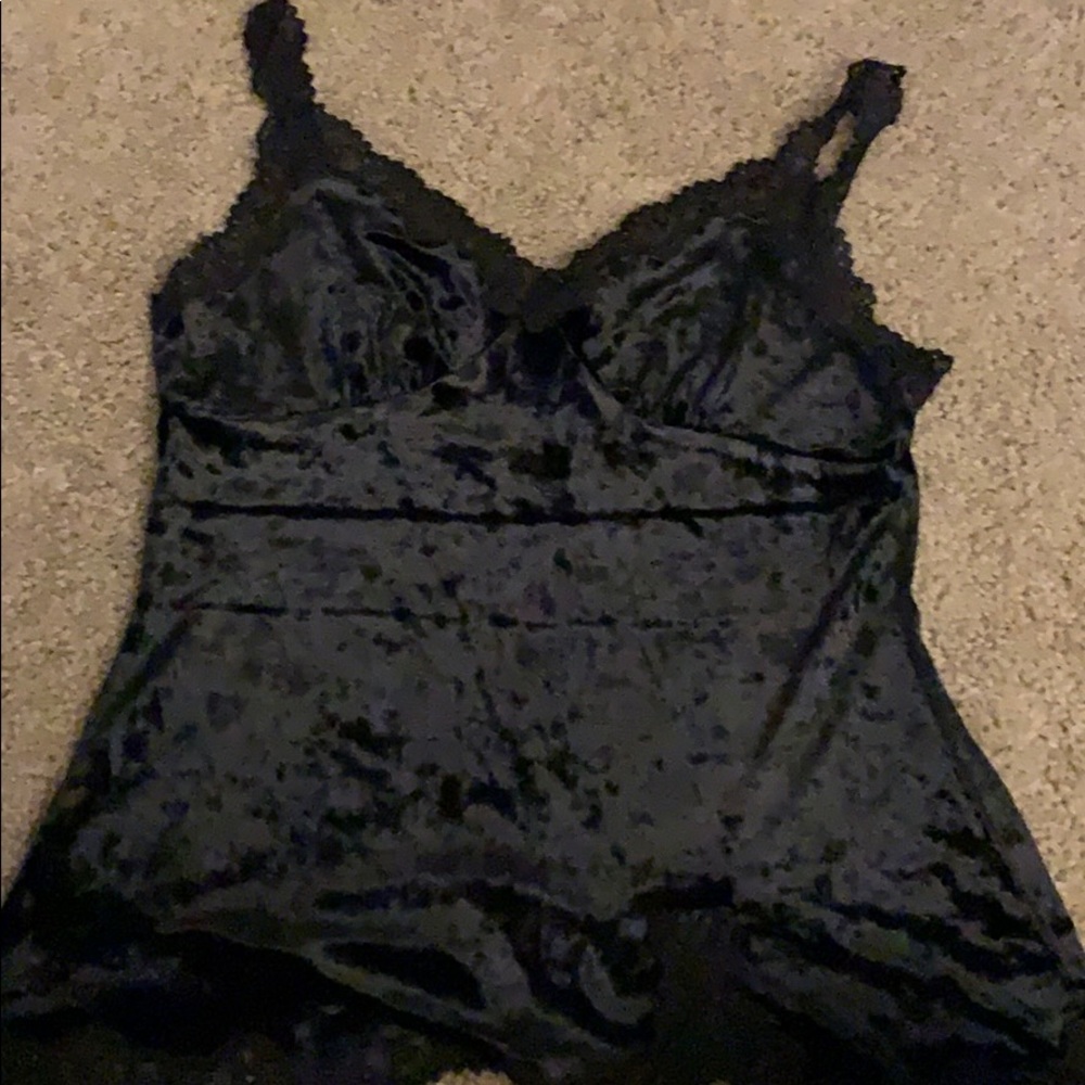 Ladies v-neck sleeveless velvet tank